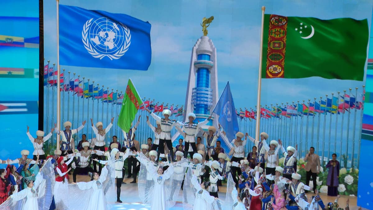 В Ашхабаде вручены государственные награды деятелям культуры и искусства