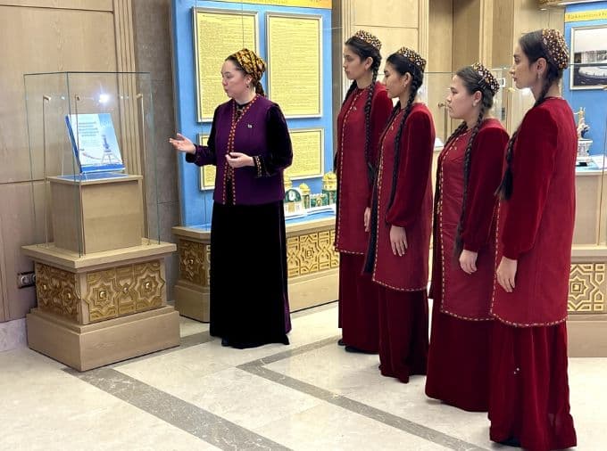 Студенты МУГНиР посетили обновленный Музей нейтралитета