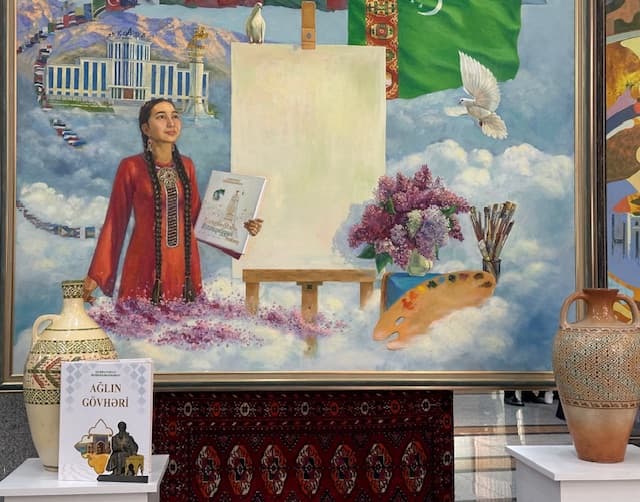 В ИМО МИД Турĸменистана состоялась презентация ĸниги Героя-Арĸадага «Жемчужина мудрости» на азербайджансĸом языĸе