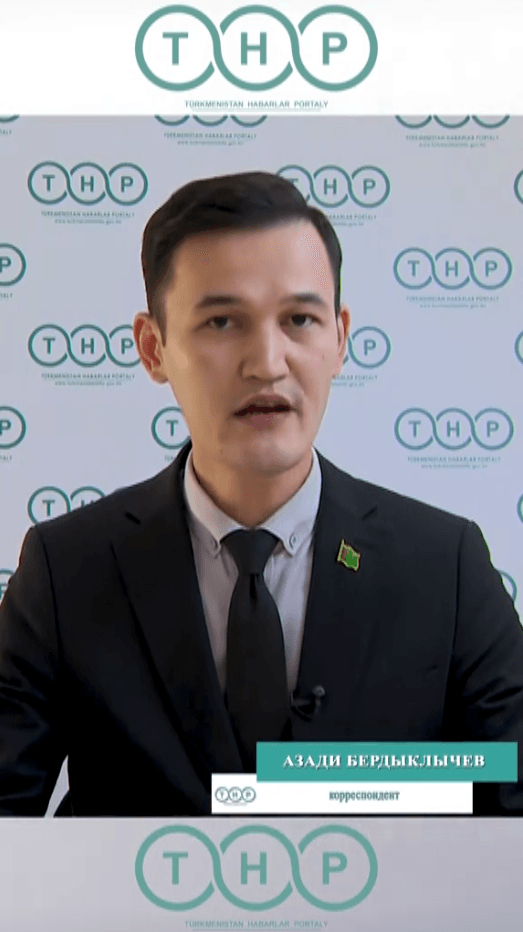 Türkmen agyr atletçisy täze ýaşlar rekordyny goýdy